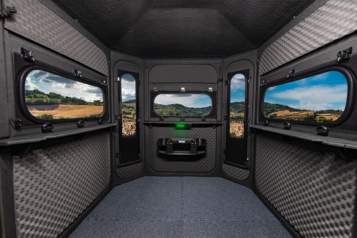 The Buck Palace Platinum 360° 6X6 Box Blind - Gallery Image